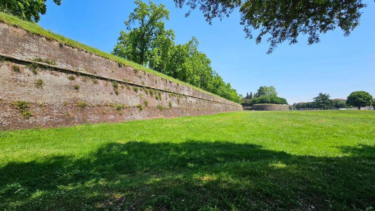 Lucca Walls Dream - Air Cond - Wi-Fi - Panoramic In Front Of The Historical Walls - Exterior photo